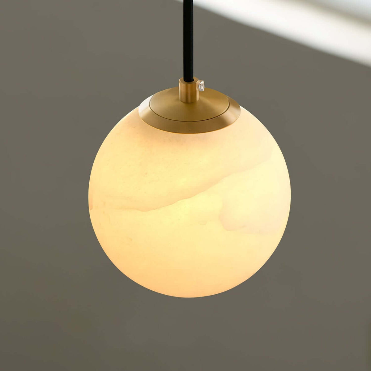 Qevol Pendant Light