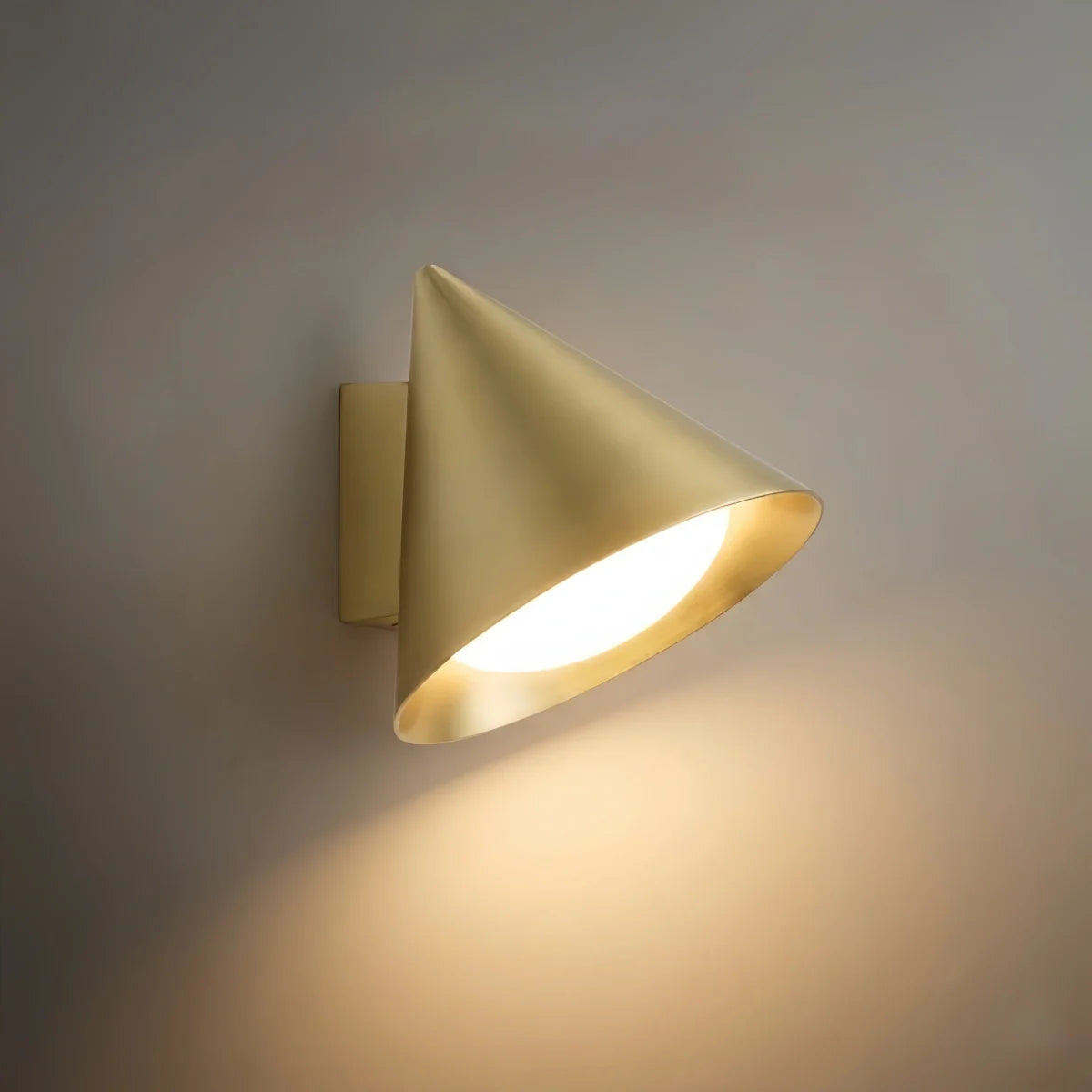 Irondale Minimalist Conical Outdoor Wall Lamp – Black Metal Light for Exterior Wall
