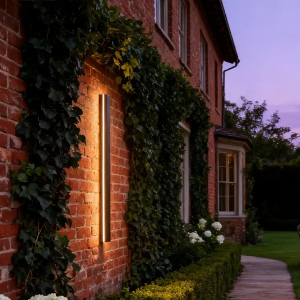 Arcato Minimalist Wall Lamp – Waterproof Linear for Outdoor