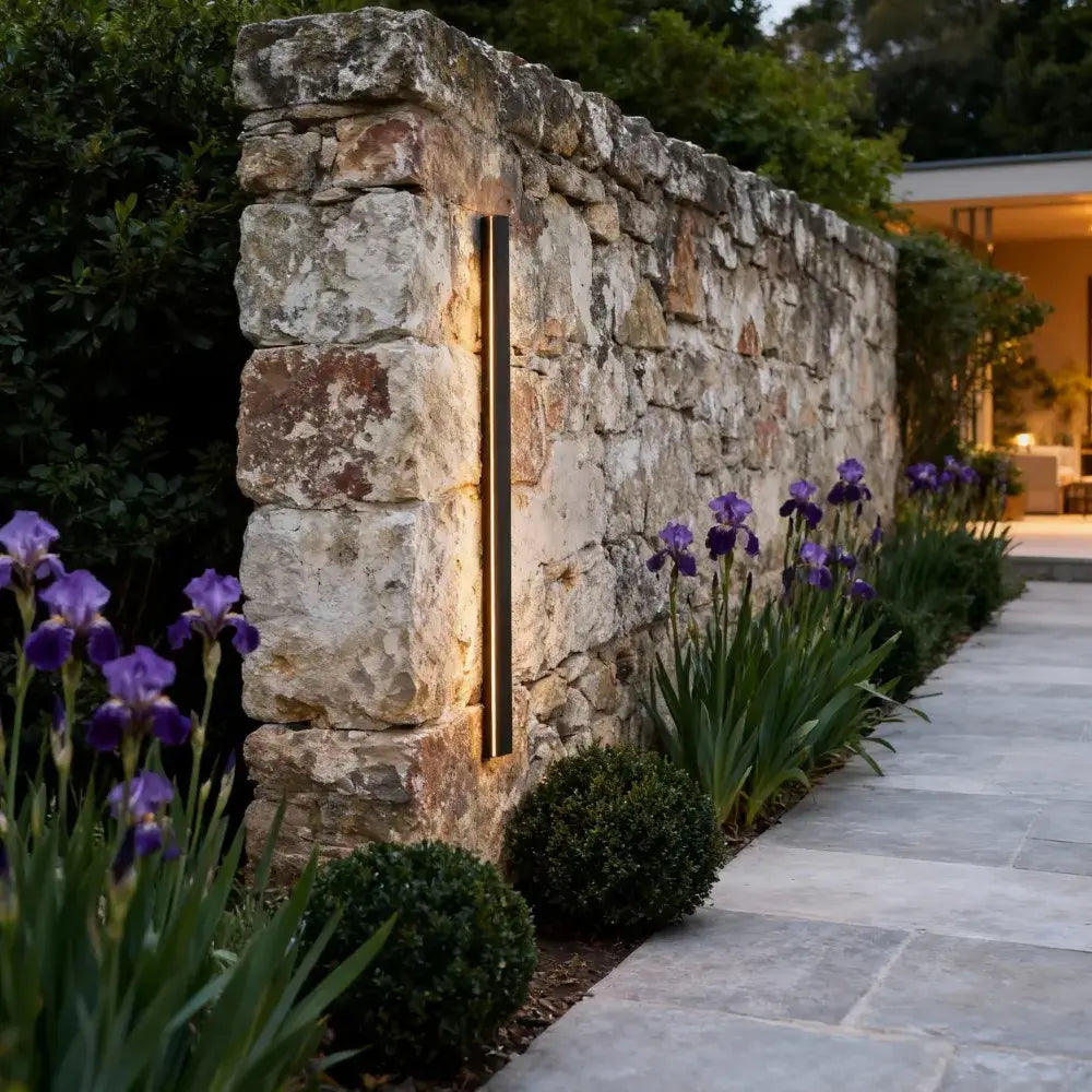 Arcato Minimalist Wall Lamp – Waterproof Linear for Outdoor