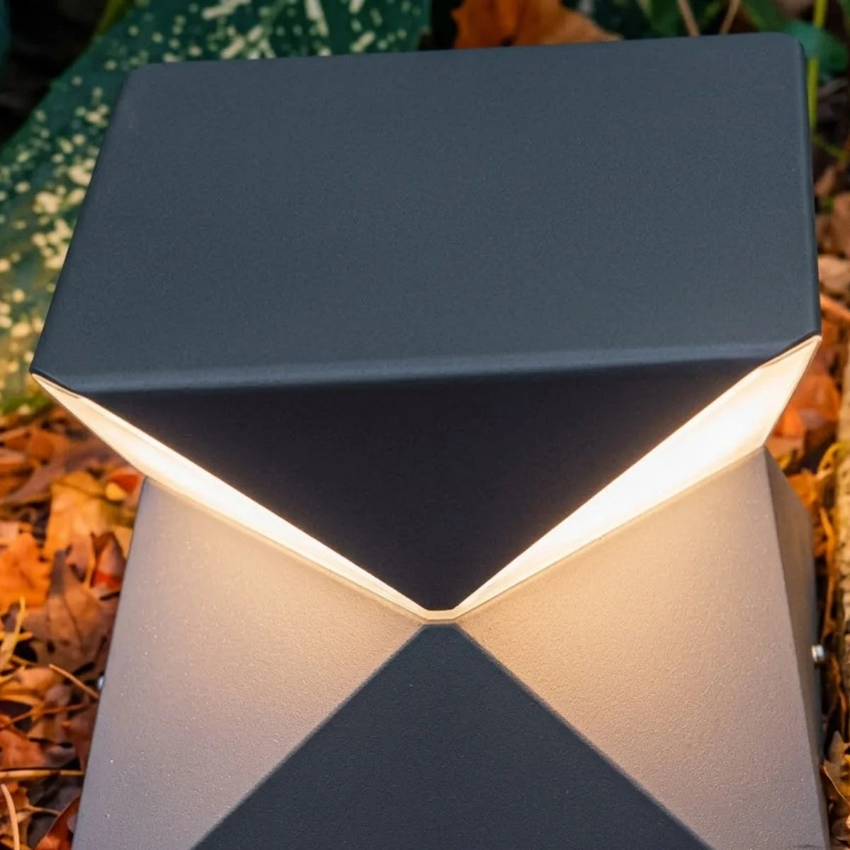 Modern Geometric Outdoor Floor Lamp – Black Meta&Glass for Garden/Patio