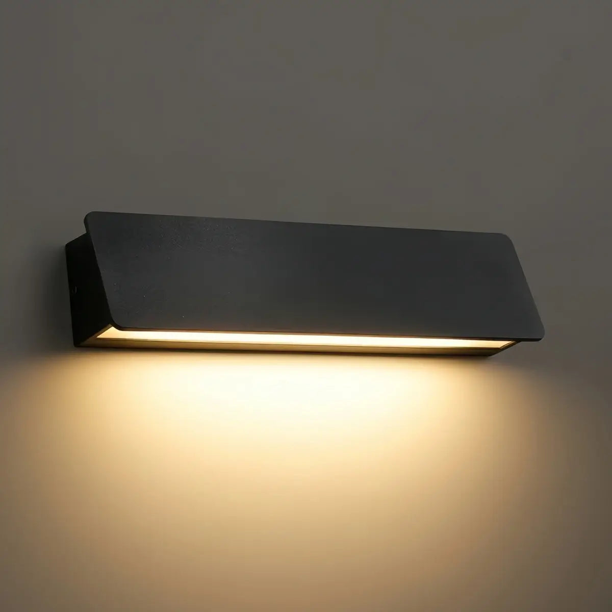 Nuvlight_Outdoor_Wall_Lamp