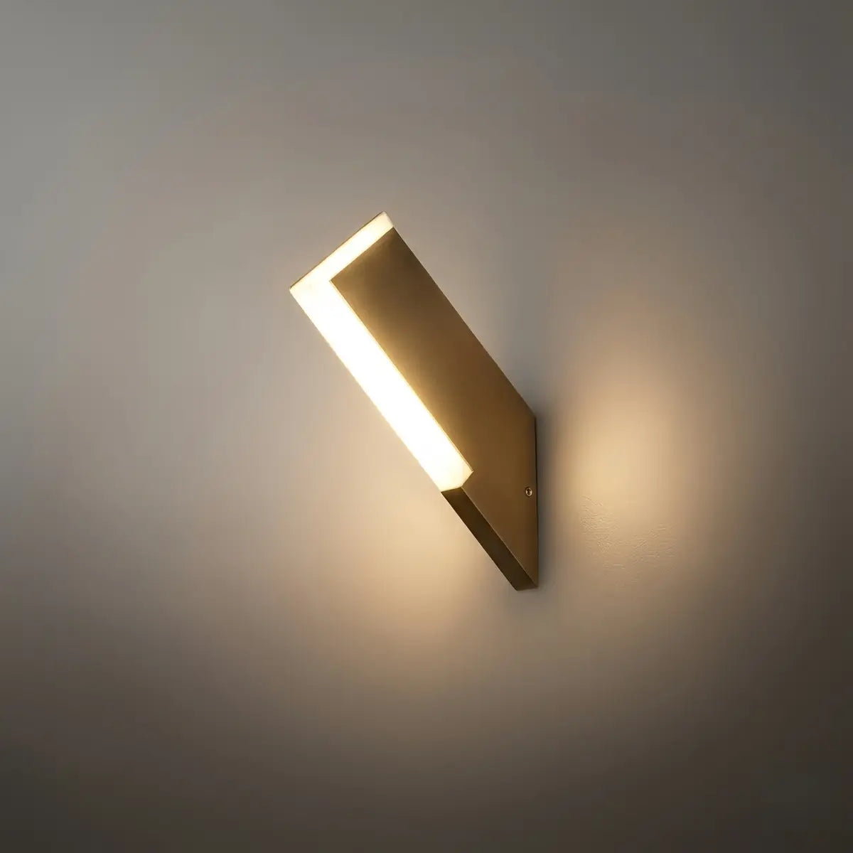 Modern_Outdoor_Wall_Lamp
