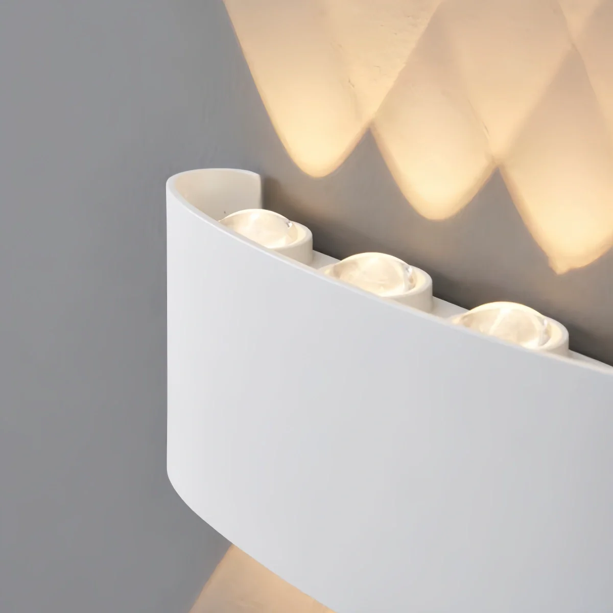 Arcato Modern Outdoor Wall Lamp - Black/White Metal Design for Corridor & Garden