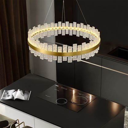 Avis Chandelier