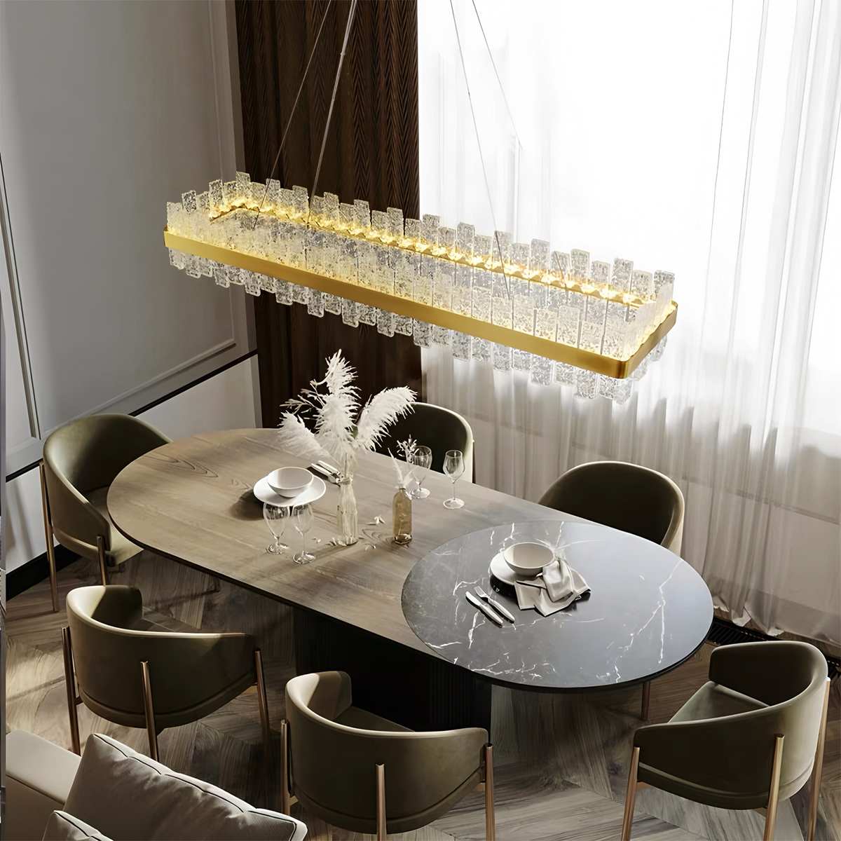 Avis Chandelier