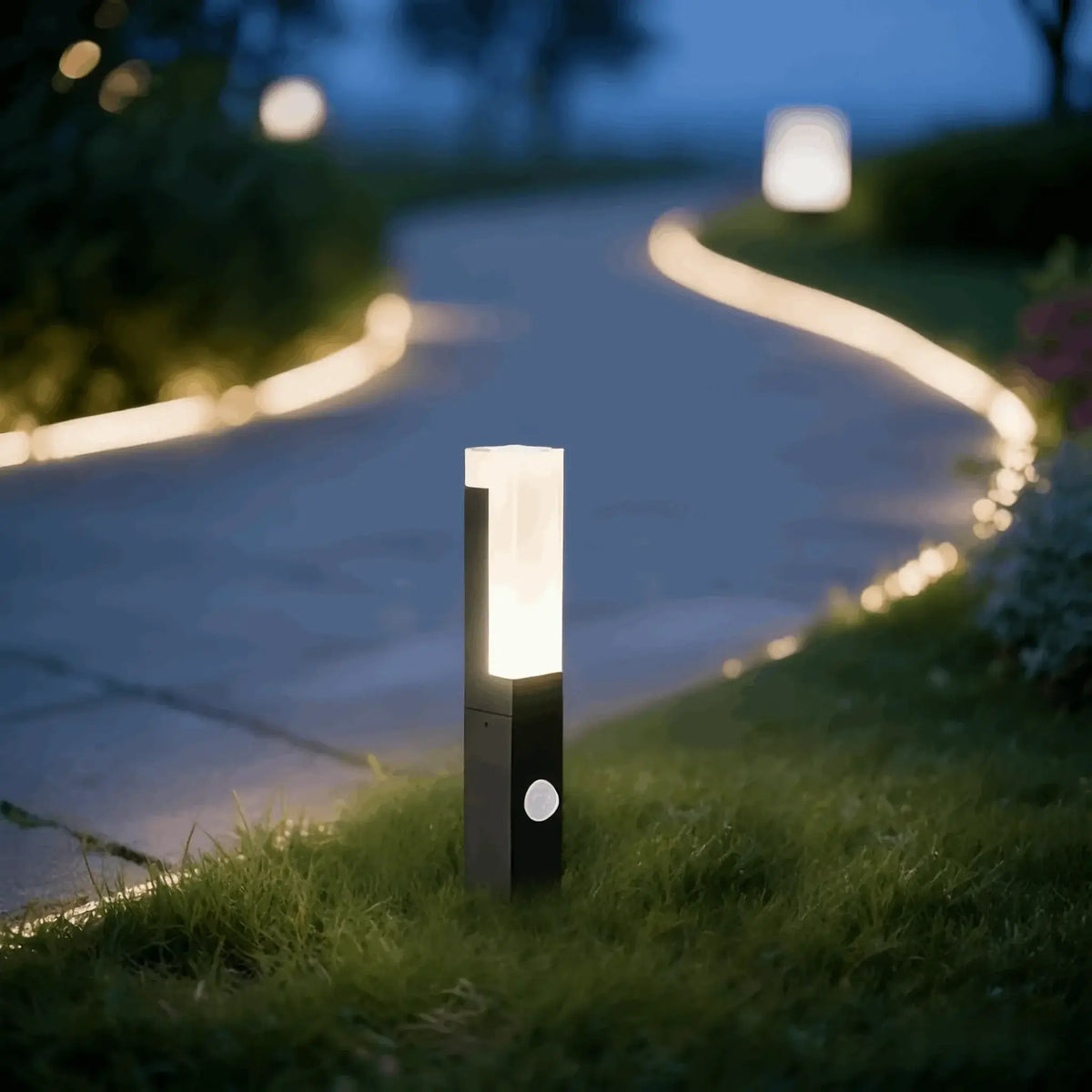 Arcato Modern Black LED Path Light – Outdoor Metal Sensor Lamp for Garden/Terrace