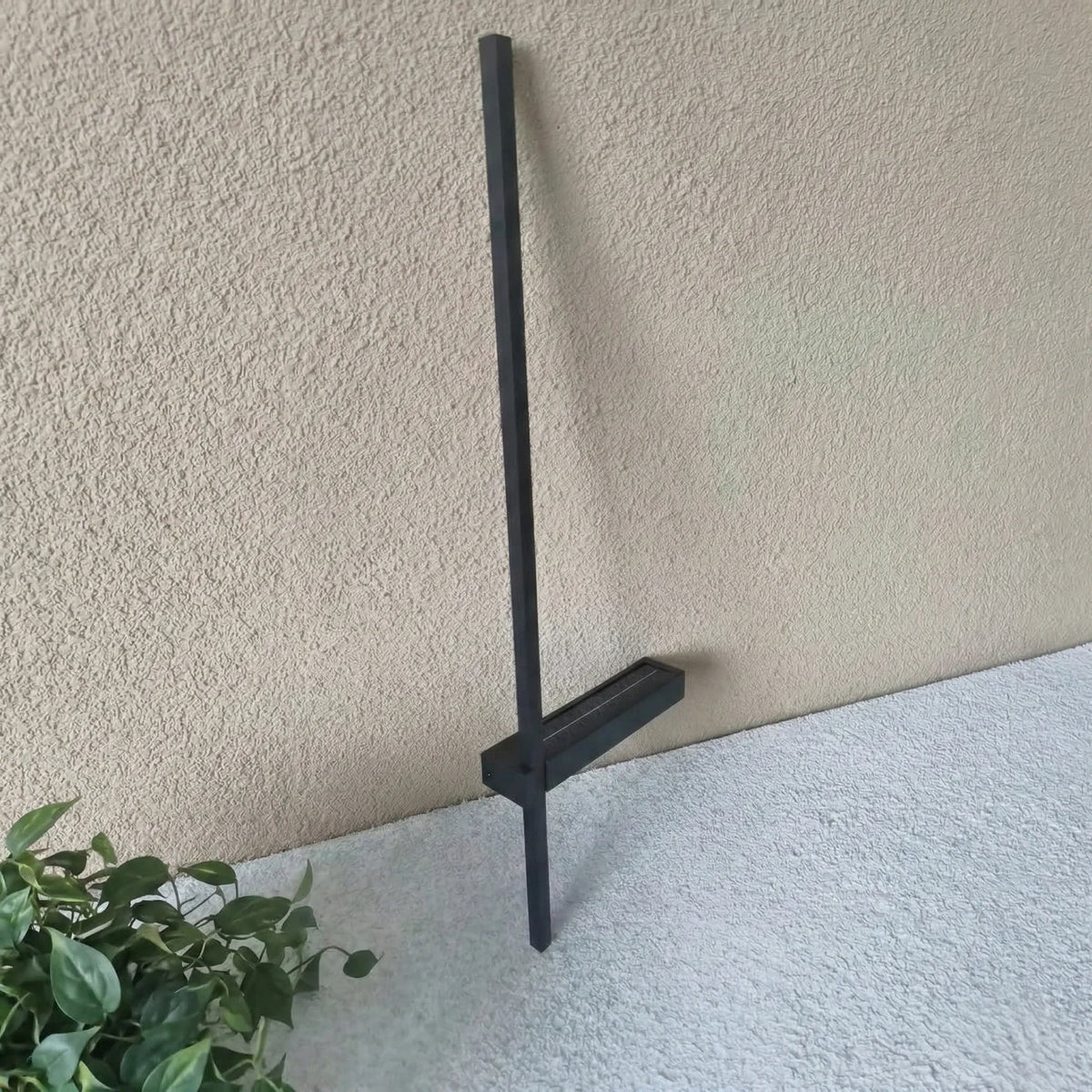 Arcato Modern Linear LED Wall Lamp – Black Solar & Sensor Light Outdoor