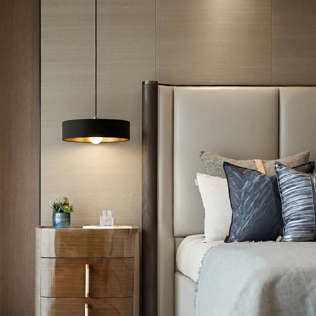 Lukkas Pendant Light