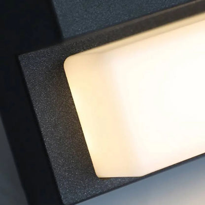 Arcato Modern Solar Linear Outdoor Wall Lamp – Metal & Acrylic Light for Exterior Walls