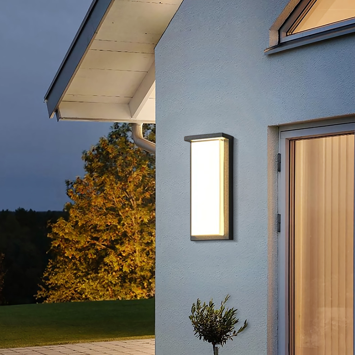 Irondale Modern Rectangular Outdoor Wall Lamp – Black Metal/Acrylic for Garden